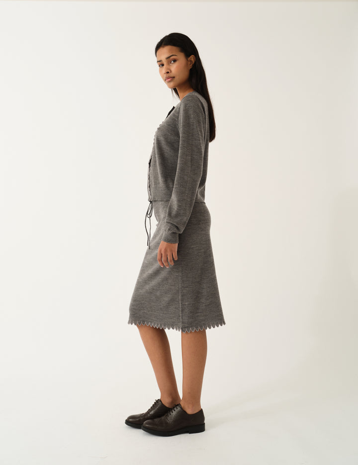 Bergen Scallop Slip Skirt Navy 4 / Navy